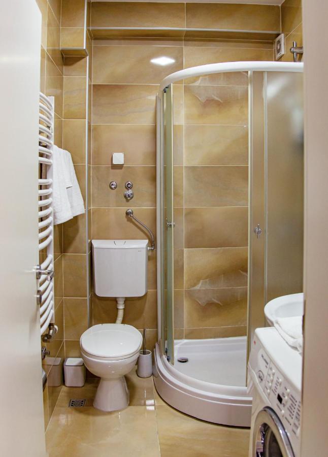 Apartman Mia Sremska Mitrovica Esterno foto