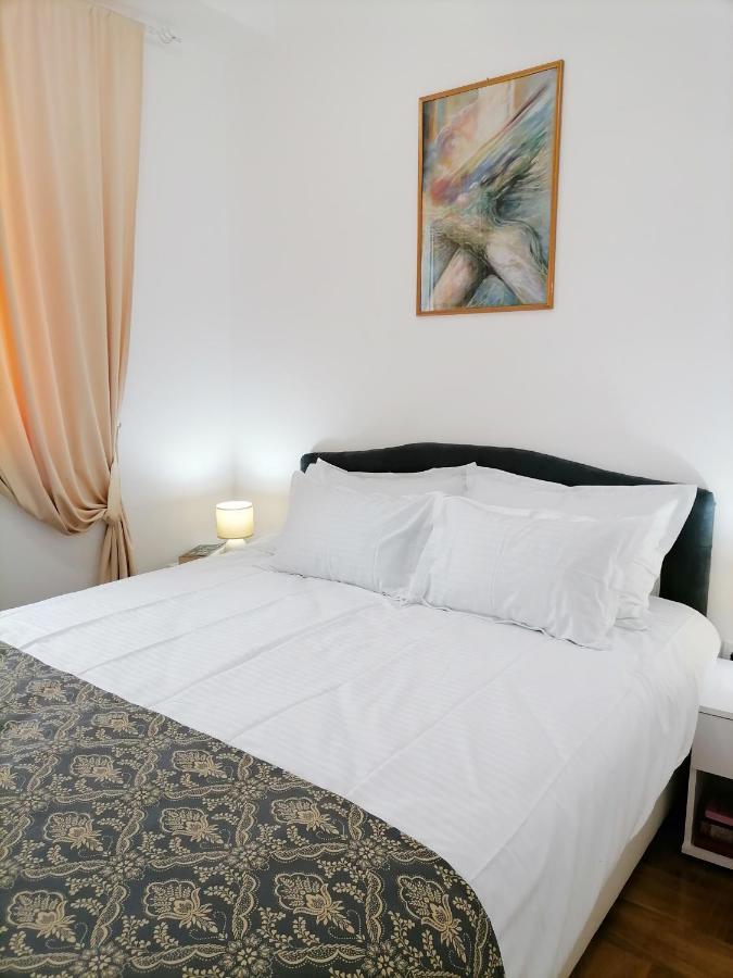 Apartman Mia Sremska Mitrovica Esterno foto