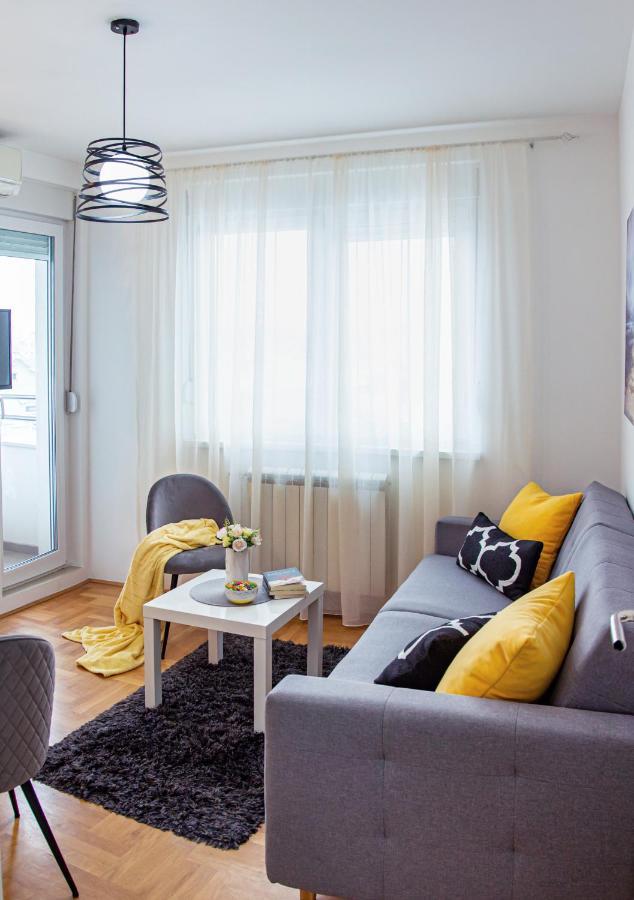 Apartman Mia Sremska Mitrovica Esterno foto